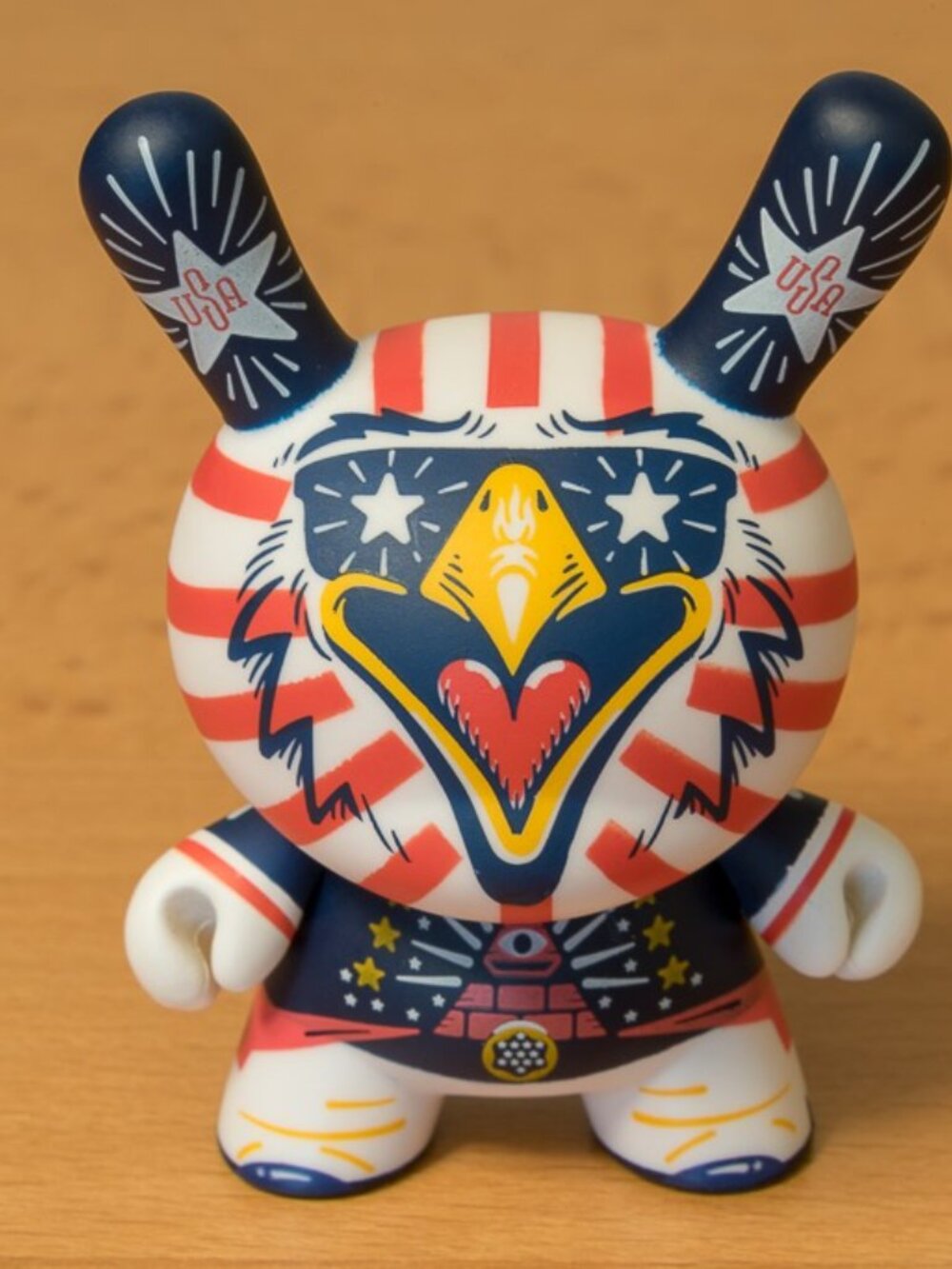 eAGLE DUNNY u.s.a. red, white & blue America Kidrobot’s 3″ Indie Eagle by KRONK